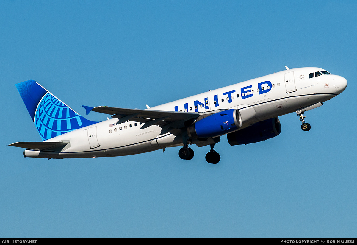 Aircraft Photo of N879UA | Airbus A319-132 | United Airlines | AirHistory.net #318251