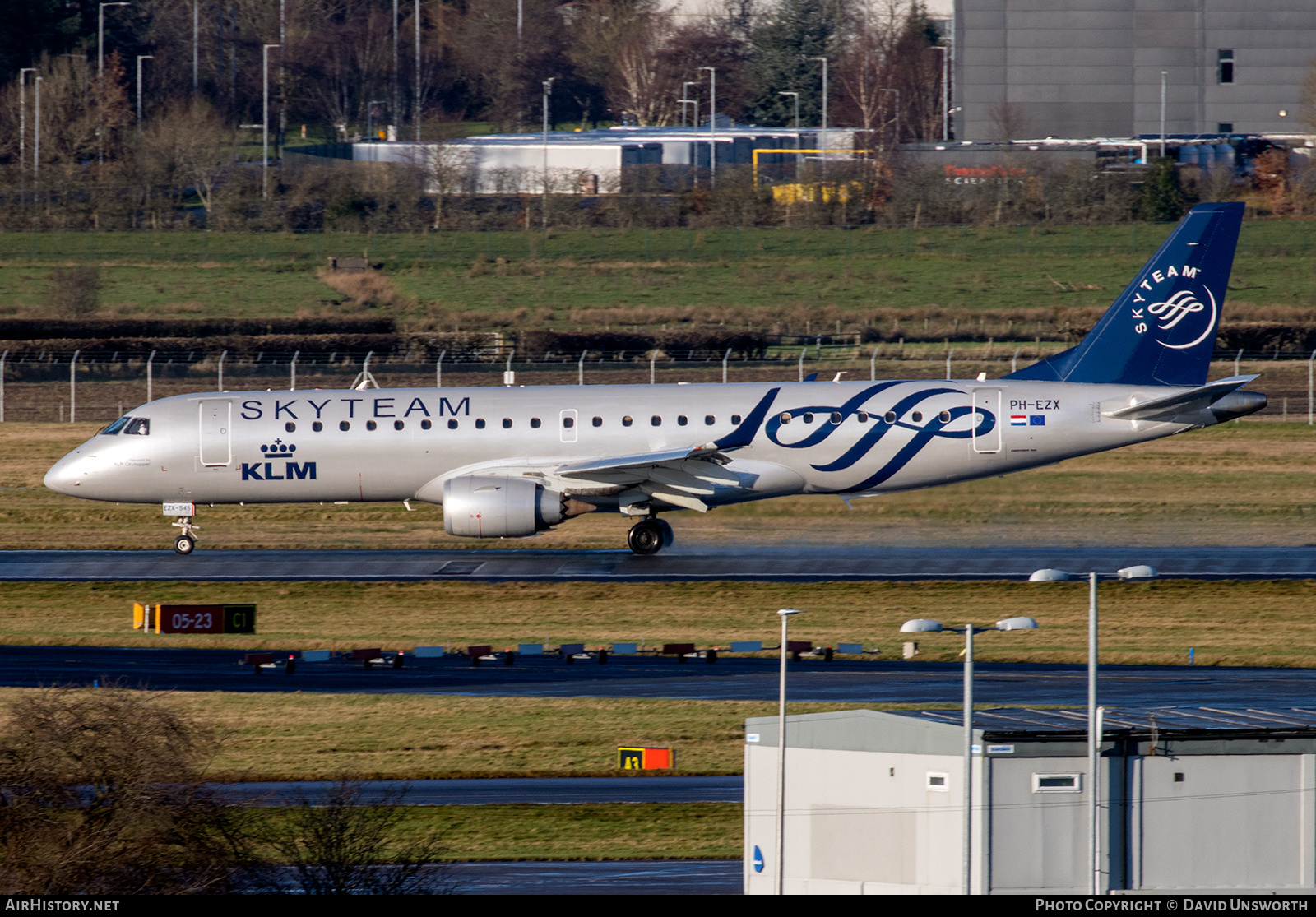 Aircraft Photo of PH-EZX | Embraer 190STD (ERJ-190-100STD) | KLM - Royal Dutch Airlines | AirHistory.net #318327