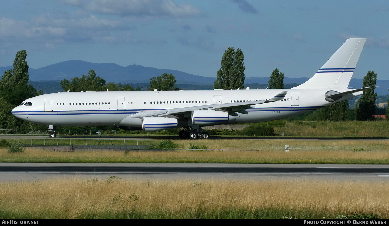Aircraft Photo of HZ-124 | Airbus A340-211 | Saudi Arabian Government | AirHistory.net #318399