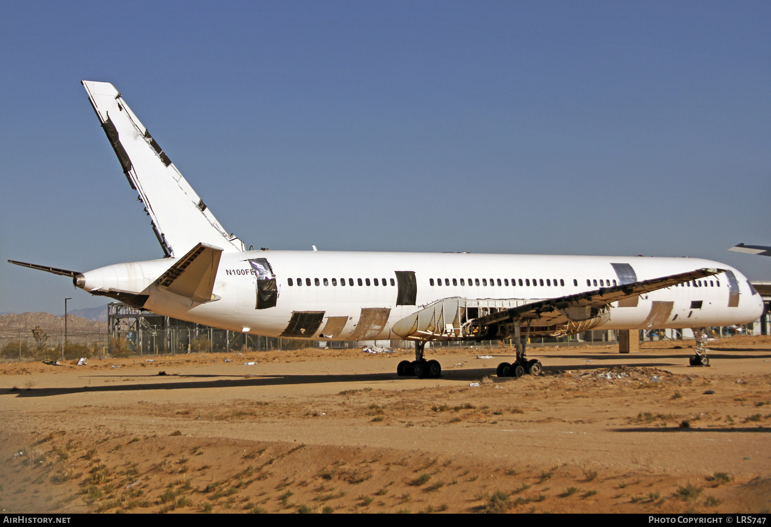 Aircraft Photo of N100FE | Boeing 757-236 | AirHistory.net #318434