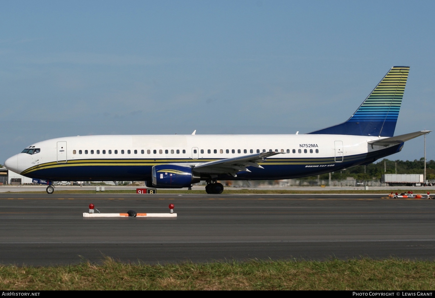 Aircraft Photo of N752MA | Boeing 737-48E | Miami Air International | AirHistory.net #318436