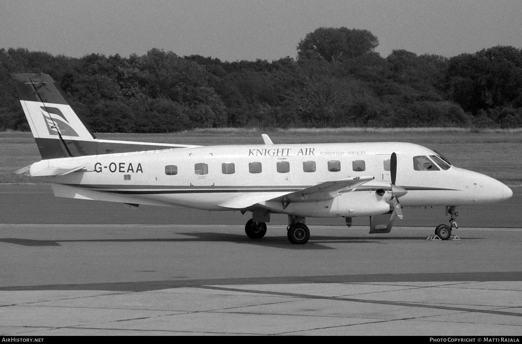 Aircraft Photo of G-OEAA | Embraer EMB-110P1 Bandeirante | Knight Air | AirHistory.net #318512