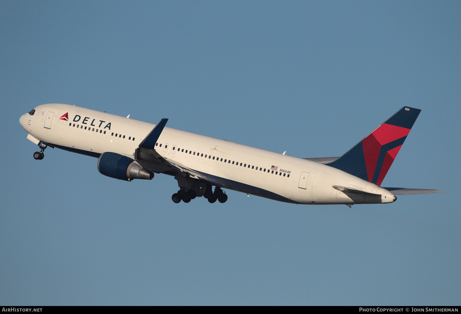 Aircraft Photo of N1604R | Boeing 767-332/ER | Delta Air Lines | AirHistory.net #318571