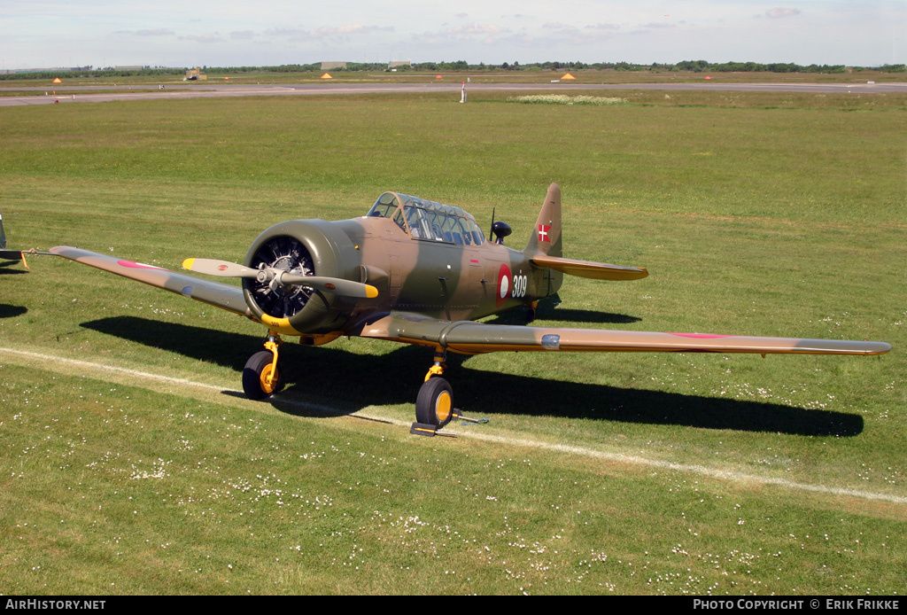 Aircraft Photo of OY-IIB | North American AT-16 Harvard IIB | Denmark - Air Force | AirHistory.net #318654