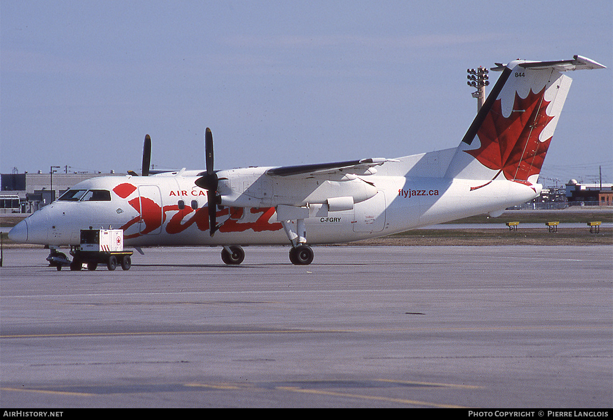 Aircraft Photo of C-FGRY | De Havilland Canada DHC-8-102 Dash 8 | Air Canada Jazz | AirHistory.net #318683