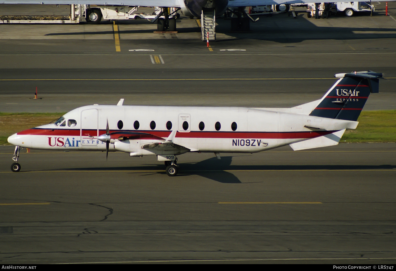 Aircraft Photo of N109ZV | Beech 1900D | USAir Express | AirHistory.net #318749