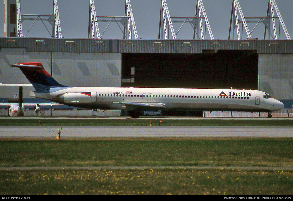 Aircraft Photo of N909DL | McDonnell Douglas MD-88 | Delta Air Lines | AirHistory.net #318936