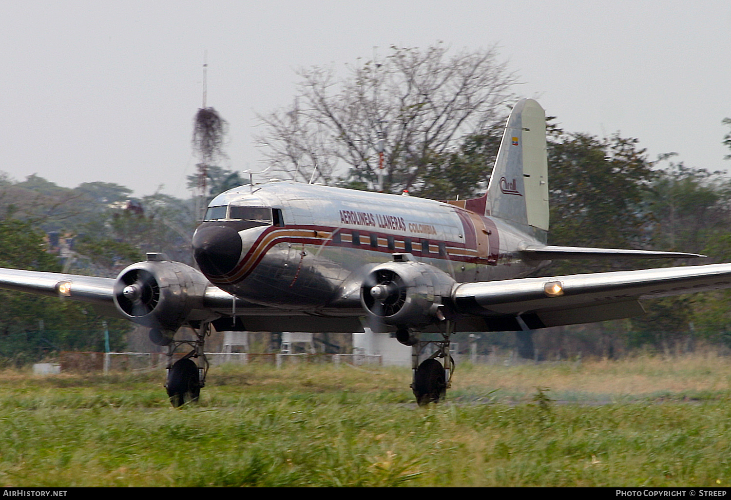 Aircraft Photo of HK-2663 | Douglas C-47A Skytrain | Aerolíneas Llaneras - ARALL | AirHistory.net #318997