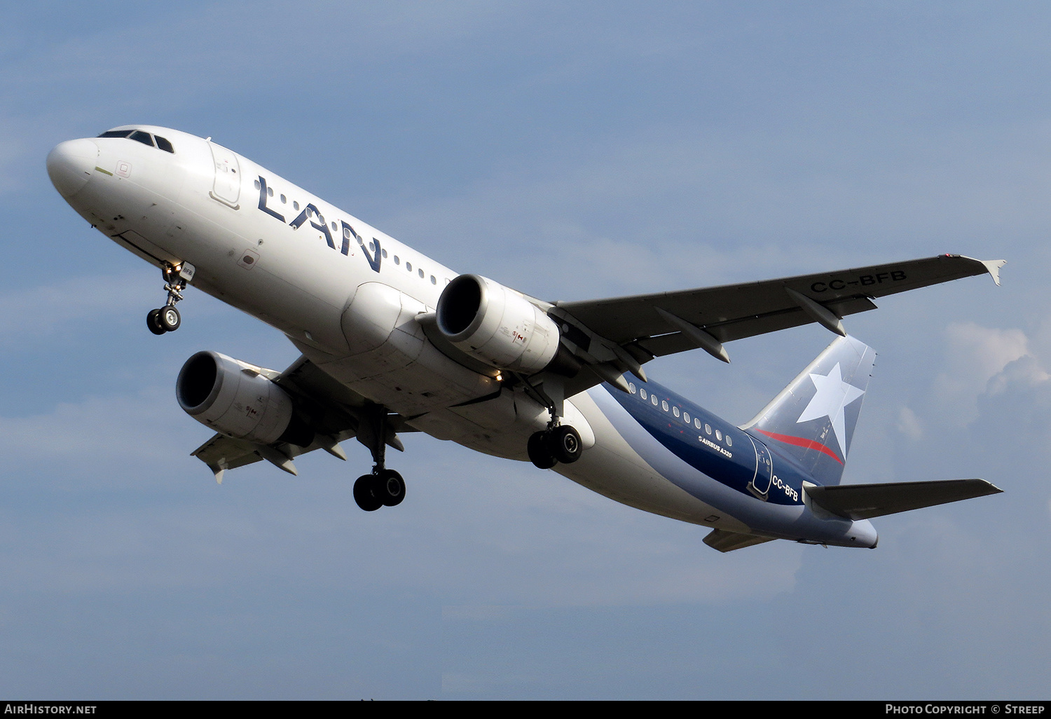 Aircraft Photo of CC-BFB | Airbus A320-214 | LAN Airlines - Línea Aérea Nacional | AirHistory.net #319016