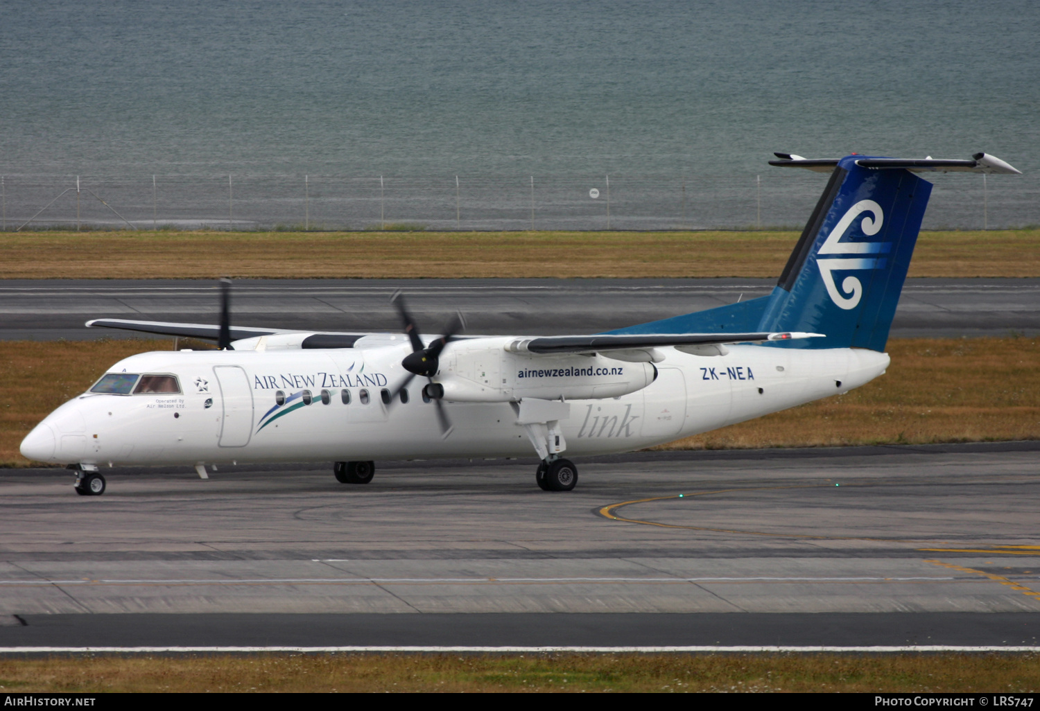 Aircraft Photo of ZK-NEA | Bombardier DHC-8-311Q Dash 8 | Air New Zealand Link | AirHistory.net #319603