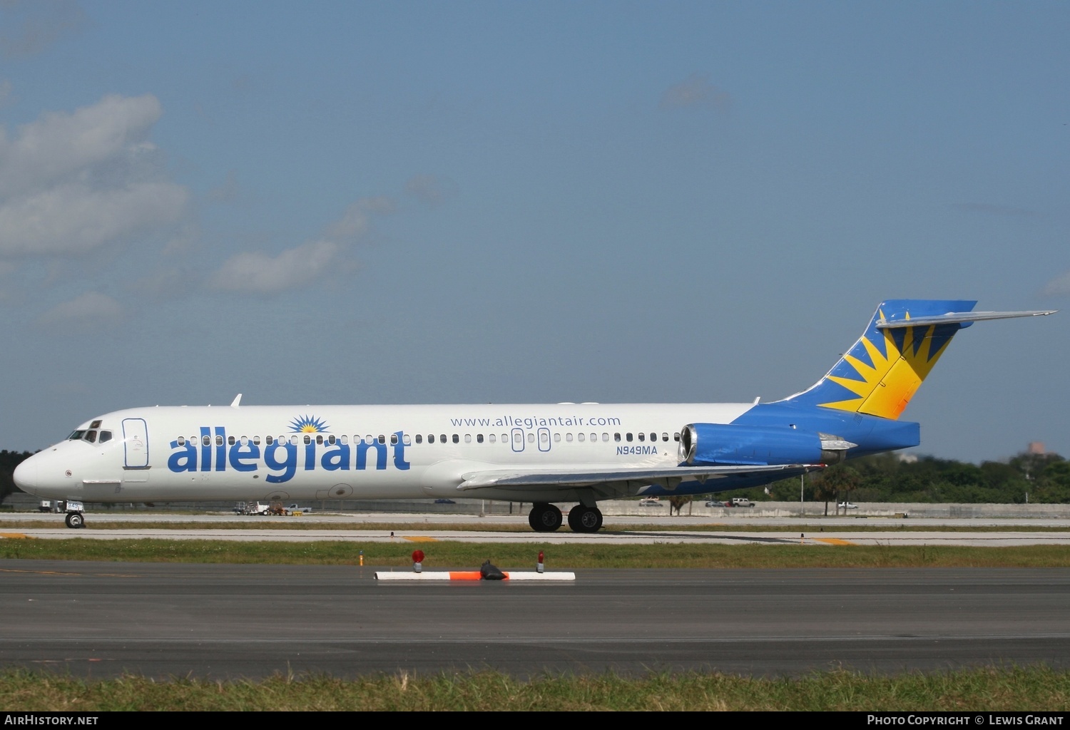 Aircraft Photo of N949MA | McDonnell Douglas MD-87 (DC-9-87) | Allegiant Air | AirHistory.net #319714