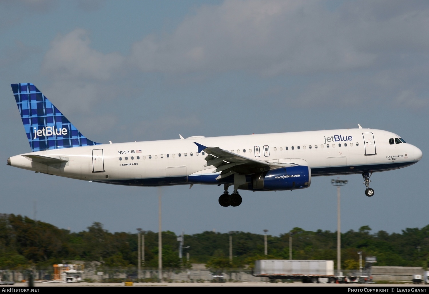 Aircraft Photo of N593JB | Airbus A320-232 | JetBlue Airways | AirHistory.net #319756