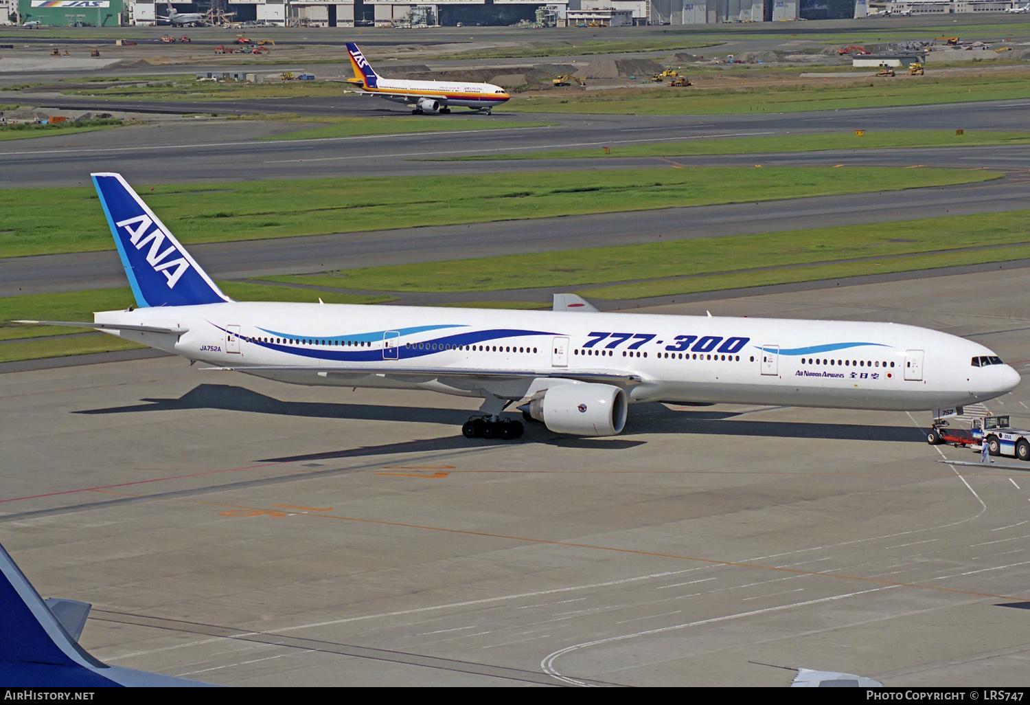 Aircraft Photo of JA752A | Boeing 777-381 | All Nippon Airways - ANA | AirHistory.net #319773