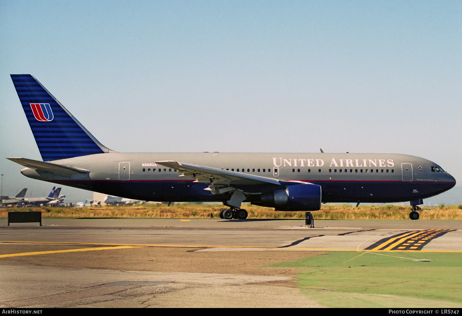 Aircraft Photo of N608UA | Boeing 767-222/ER | United Airlines | AirHistory.net #320224