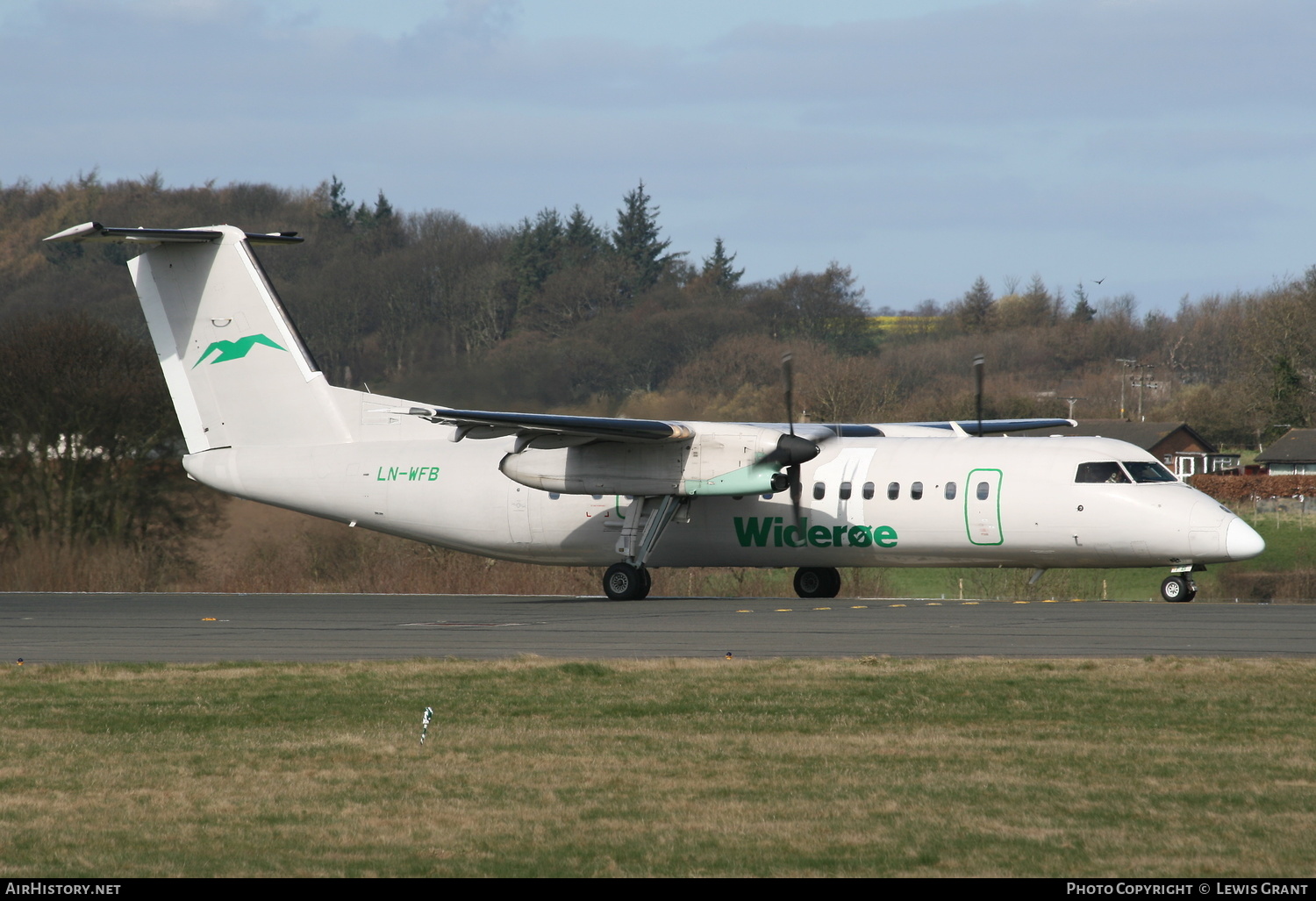 Aircraft Photo of LN-WFB | De Havilland Canada DHC-8-311 Dash 8 | Widerøe | AirHistory.net #320283