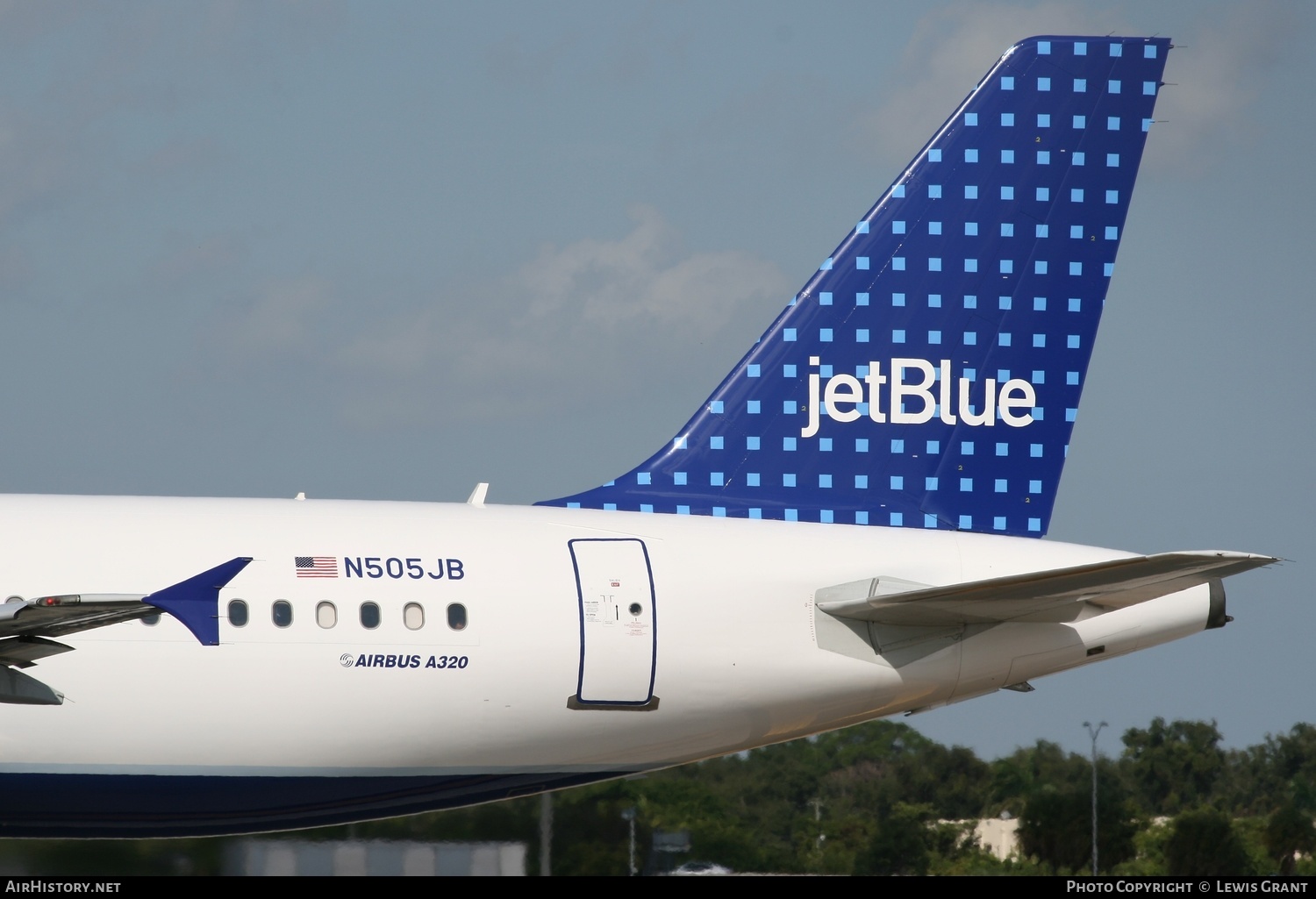 Aircraft Photo of N505JB | Airbus A320-232 | JetBlue Airways | AirHistory.net #320330
