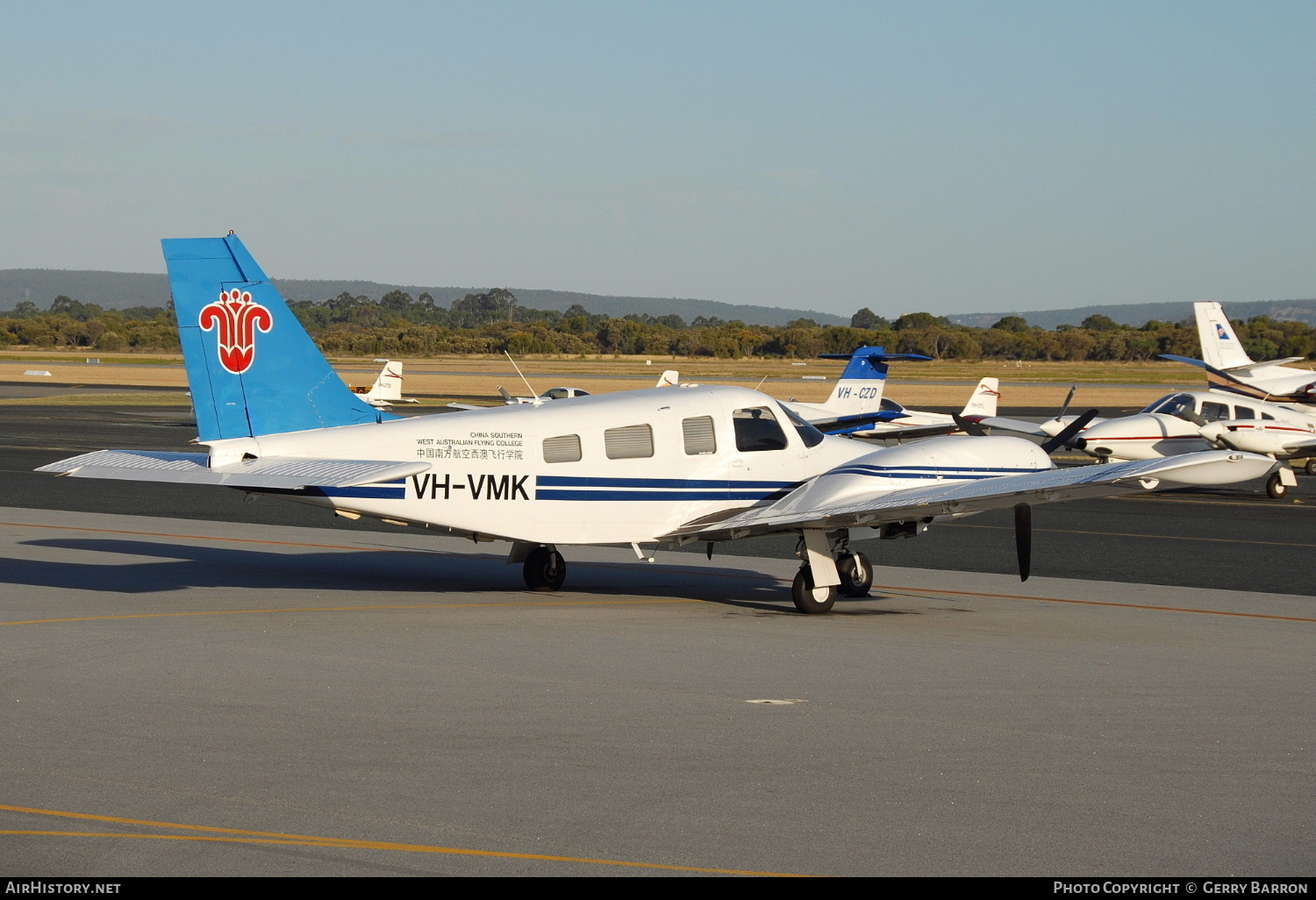 Aircraft Photo of VH-VMK | Piper PA-34-220T Seneca III | China Southern West Australian Flying College | AirHistory.net #320342