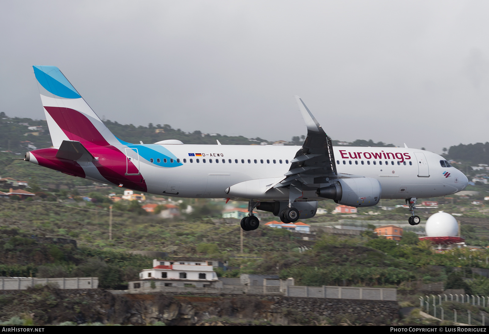 Aircraft Photo of D-AEWQ | Airbus A320-214 | Eurowings | AirHistory.net #320401