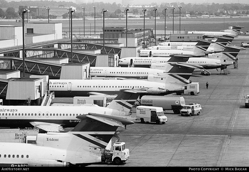 Airport photo of London - Heathrow (EGLL / LHR) in England, United Kingdom | AirHistory.net #320447