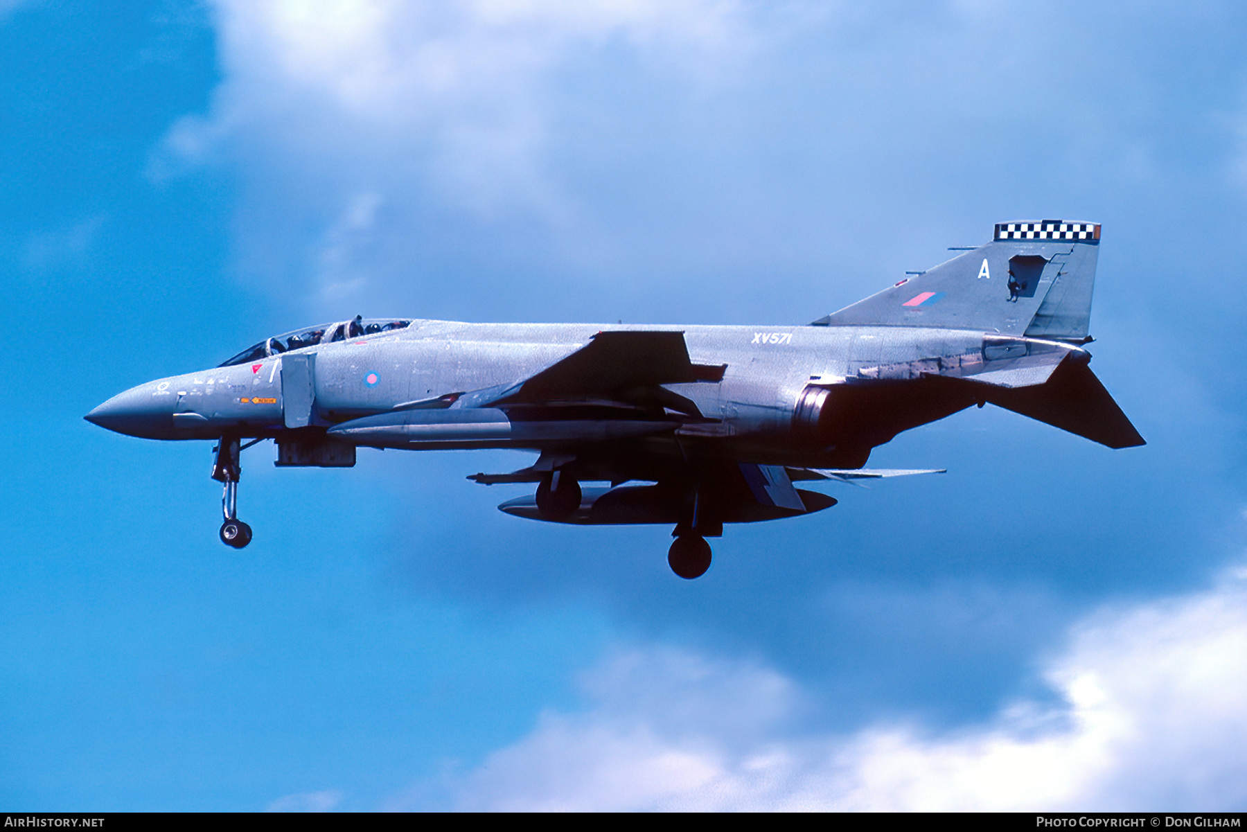Aircraft Photo of XV571 | McDonnell Douglas F-4K Phantom FG1 | UK - Air Force | AirHistory.net #320469