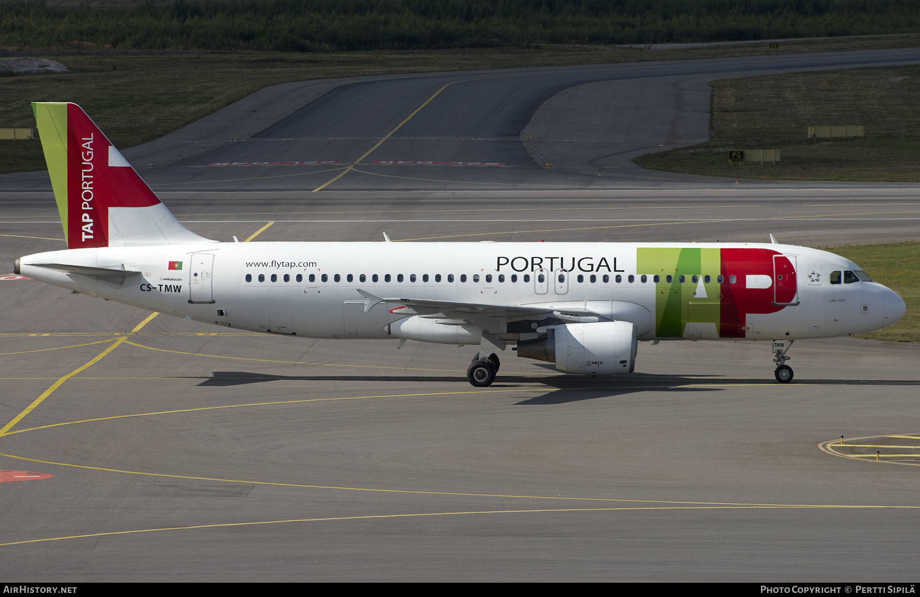 Aircraft Photo of CS-TMW | Airbus A320-214 | TAP Portugal | AirHistory.net #320543