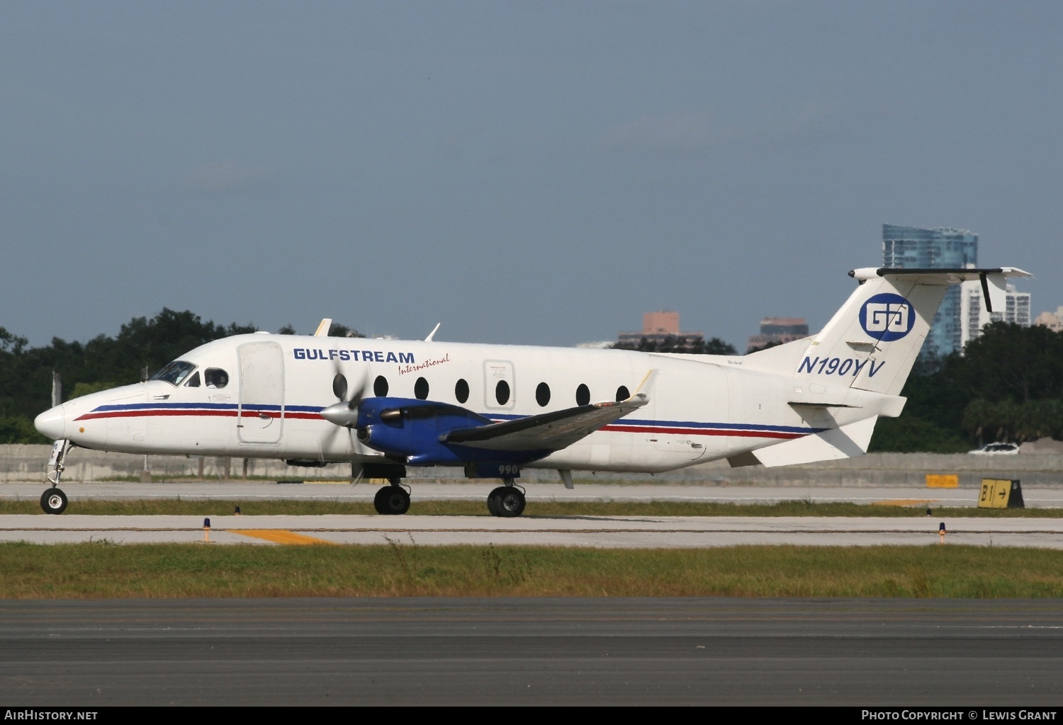 Aircraft Photo of N190YV | Beech 1900D | Gulfstream International Airlines | AirHistory.net #320593