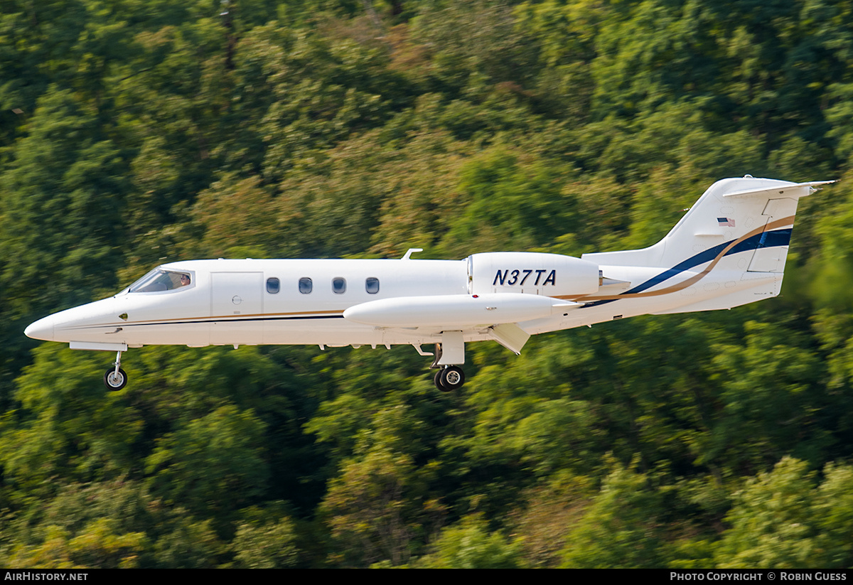 Aircraft Photo of N37TA | Gates Learjet 35 | AirHistory.net #320949