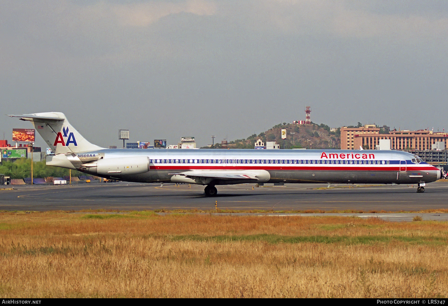 Aircraft Photo of N566AA | McDonnell Douglas MD-83 (DC-9-83) | American Airlines | AirHistory.net #321024
