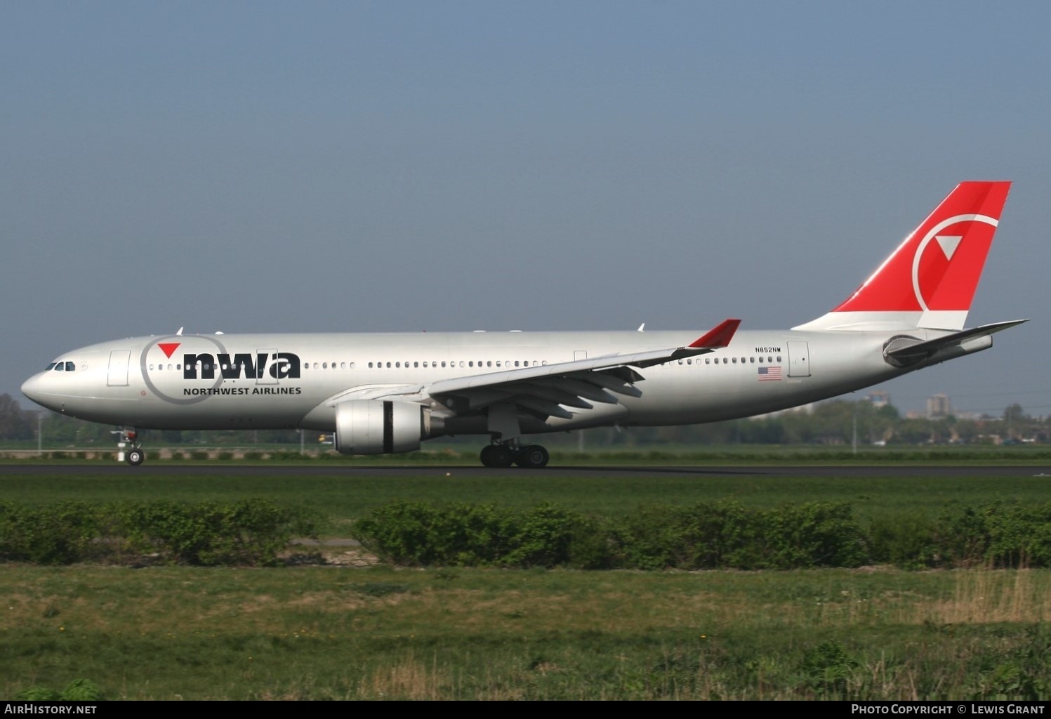 Aircraft Photo of N852NW | Airbus A330-223 | Northwest Airlines | AirHistory.net #321152