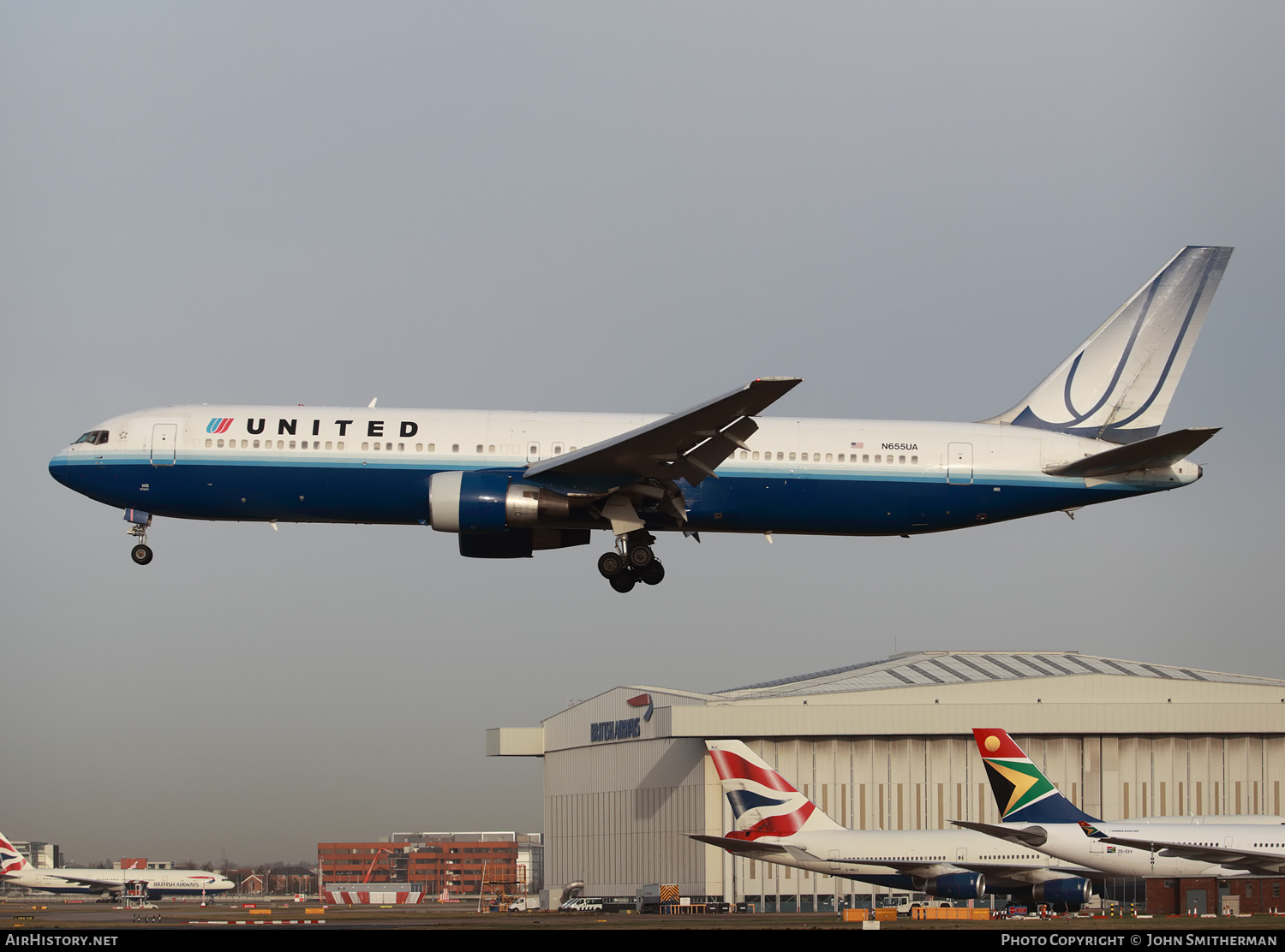 Aircraft Photo of N655UA | Boeing 767-322/ER | United Airlines | AirHistory.net #321240