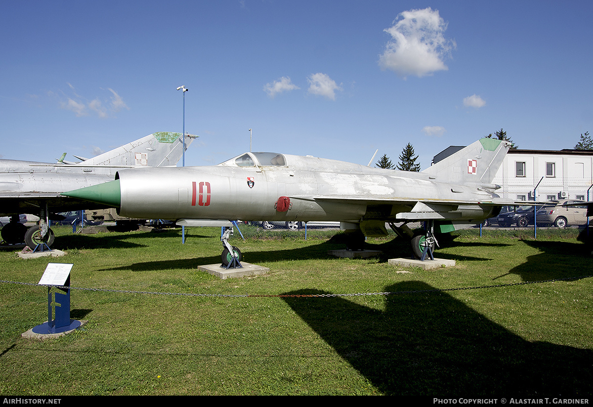 Aircraft Photo of 10 | Mikoyan-Gurevich MiG-21PFM | Poland - Air Force | AirHistory.net #321286