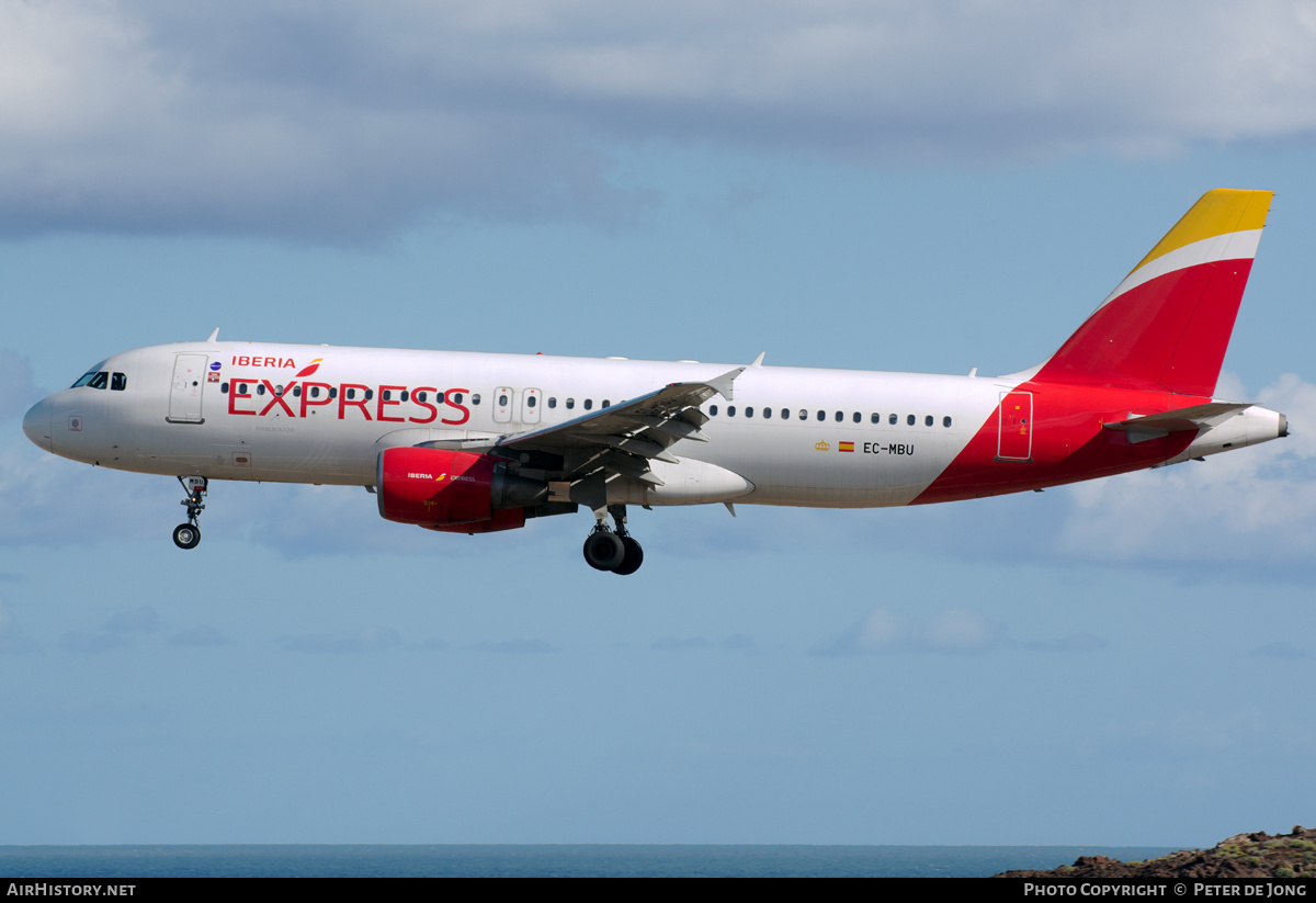 Aircraft Photo of EC-MBU | Airbus A320-214 | Iberia Express | AirHistory.net #321348