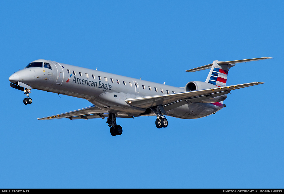 Aircraft Photo of N942LL | Embraer ERJ-145LR (EMB-145LR) | American Eagle | AirHistory.net #321353