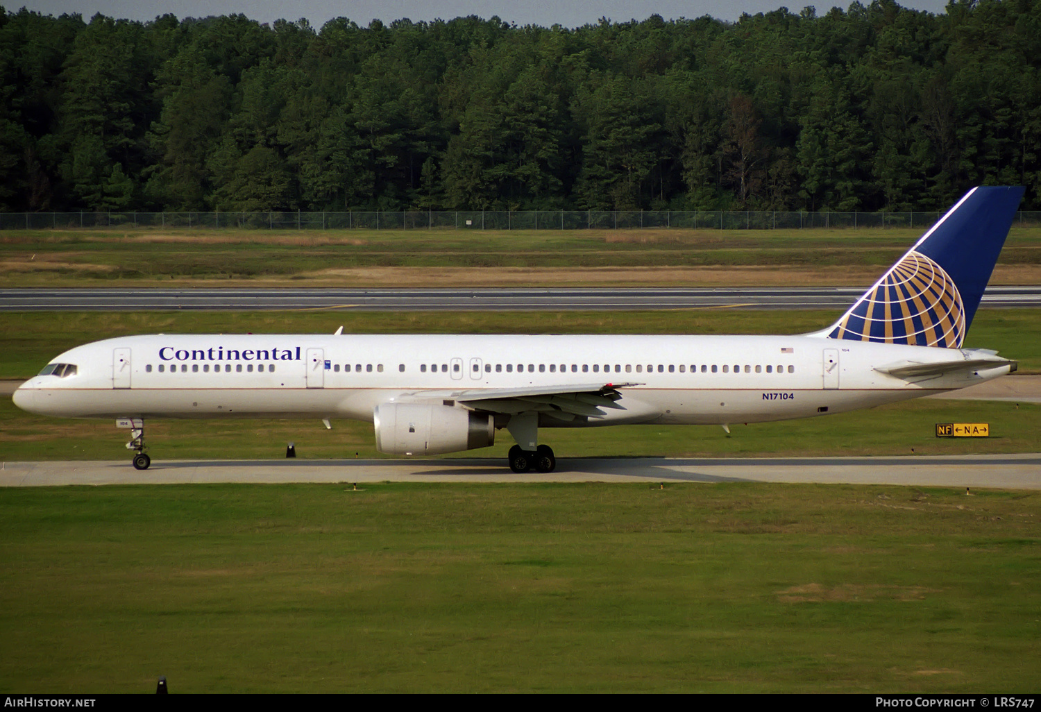 Aircraft Photo of N17104 | Boeing 757-224 | Continental Airlines | AirHistory.net #321414