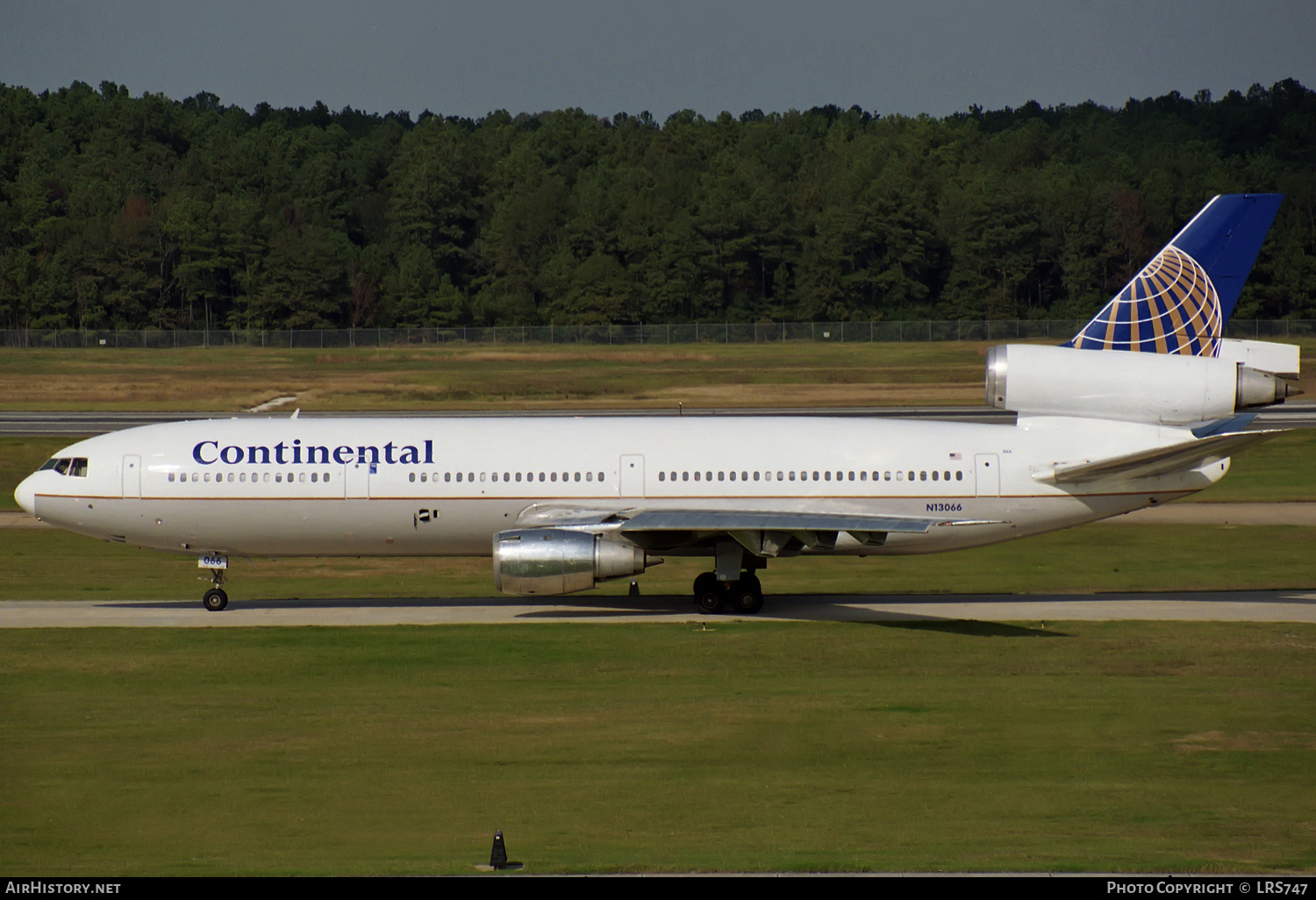 Aircraft Photo of N13066 | McDonnell Douglas DC-10-30 | Continental Airlines | AirHistory.net #321429
