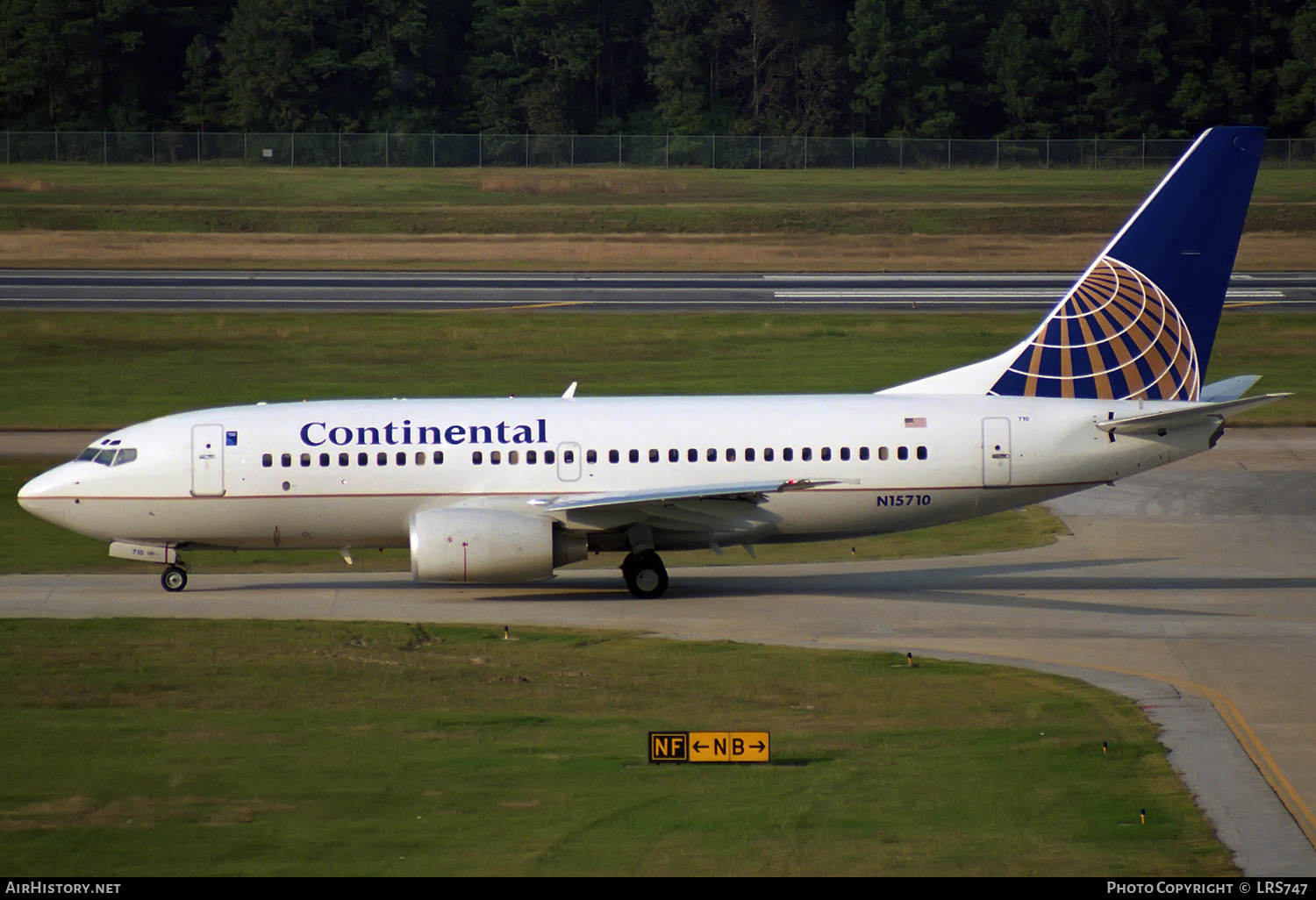 Aircraft Photo of N15710 | Boeing 737-724 | Continental Airlines | AirHistory.net #321434