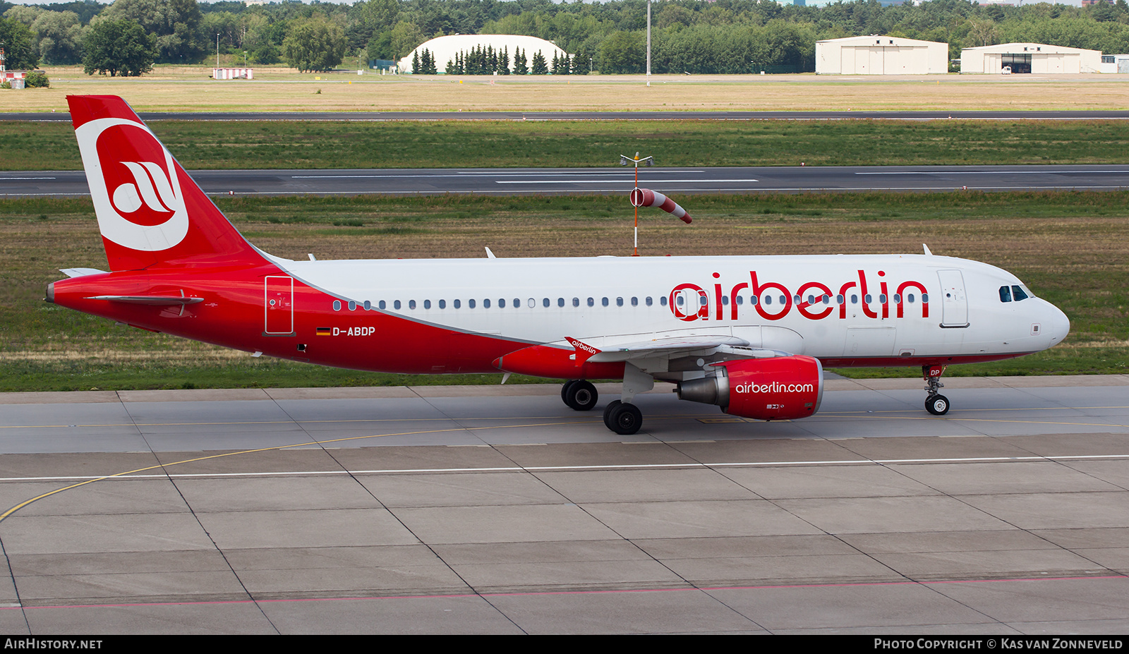 Aircraft Photo of D-ABDP | Airbus A320-214 | Air Berlin | AirHistory.net #321480