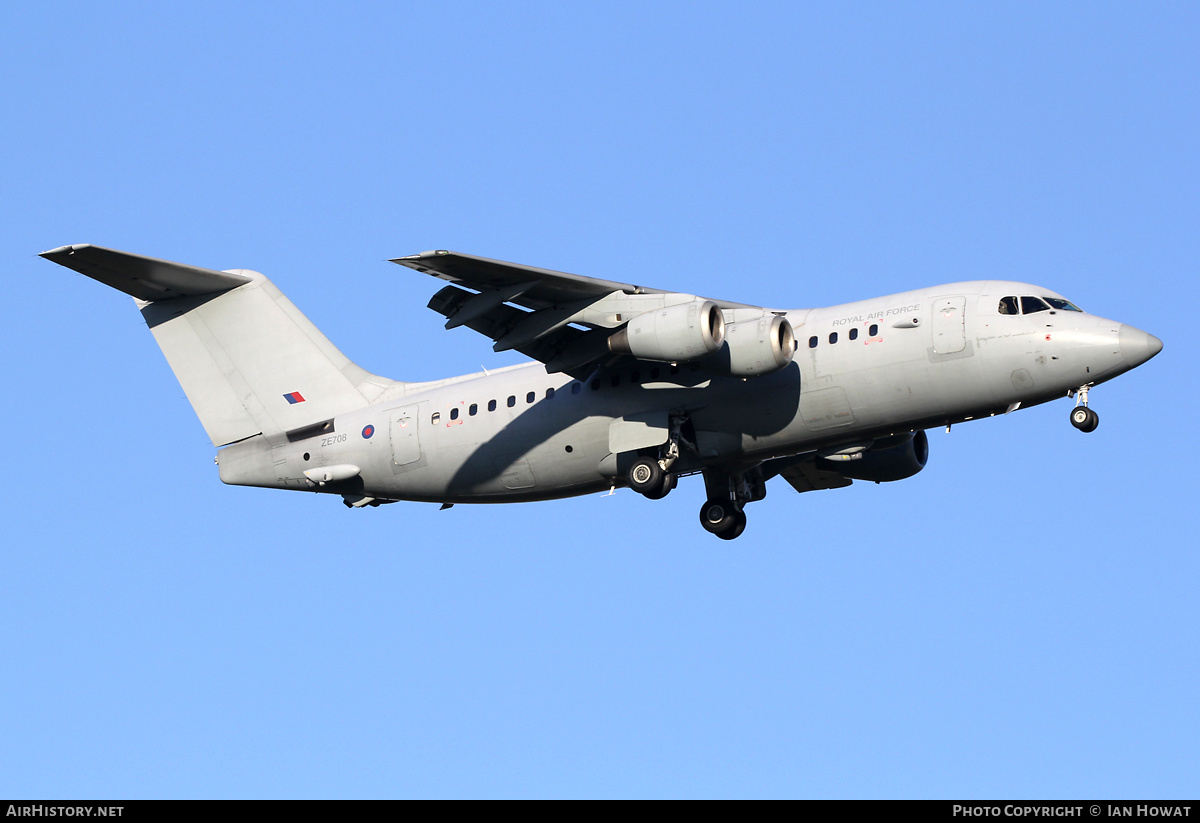Aircraft Photo of ZE708 | British Aerospace BAe-146 C.3 | UK - Air Force | AirHistory.net #321511