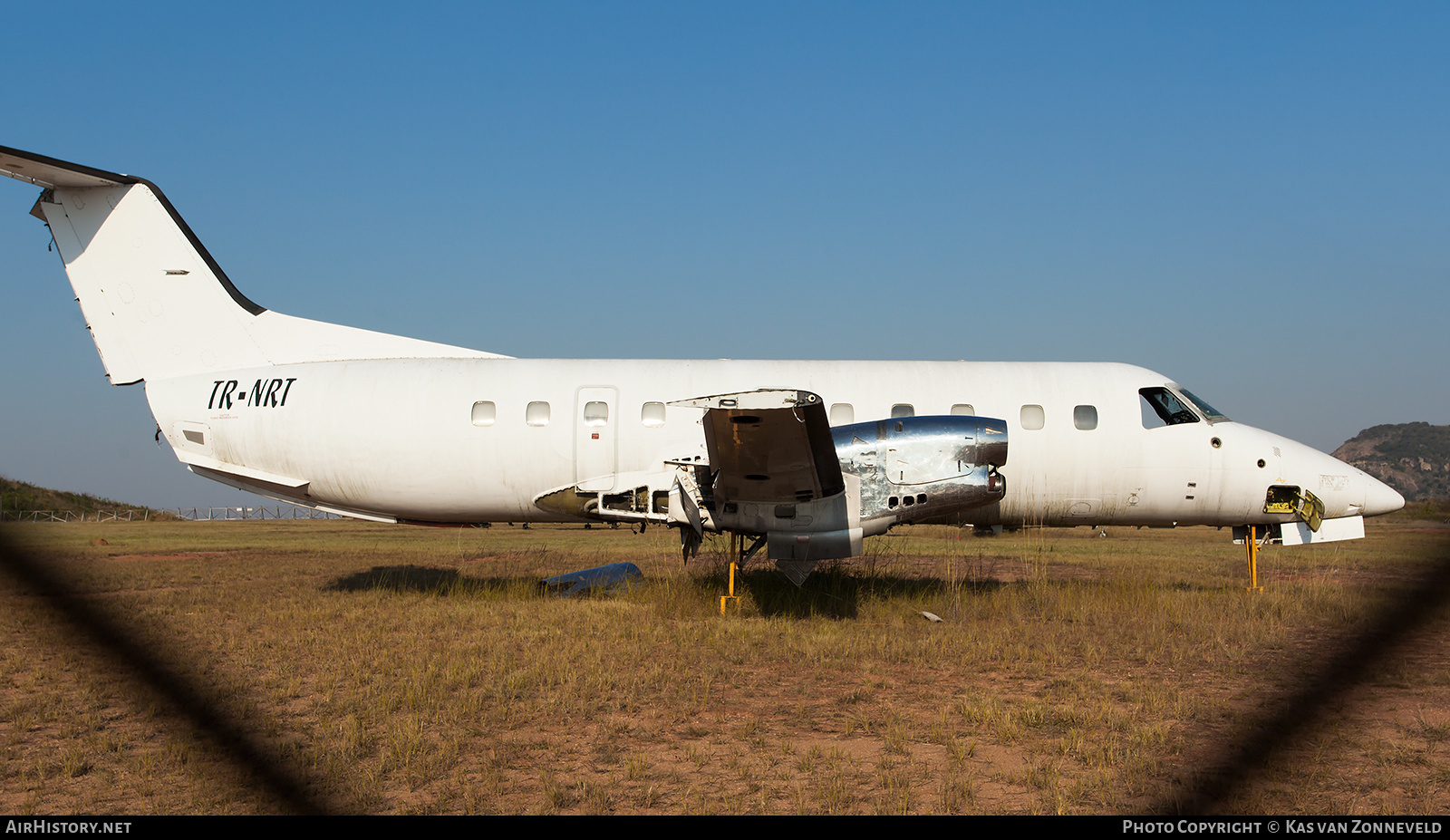Aircraft Photo of TR-NRT | Embraer EMB-120RT Brasilia | AirHistory.net #321526