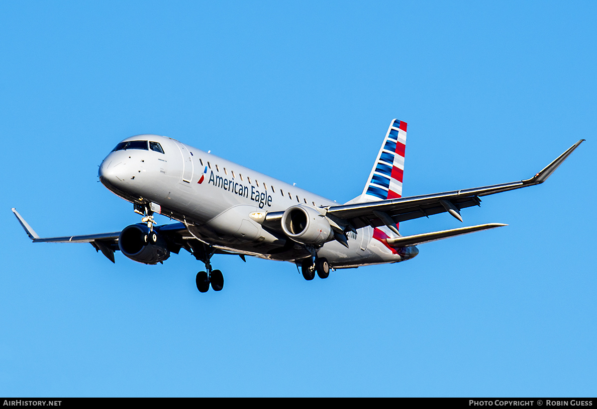 Aircraft Photo of N211NN | Embraer 175LR (ERJ-170-200LR) | American Eagle | AirHistory.net #321888