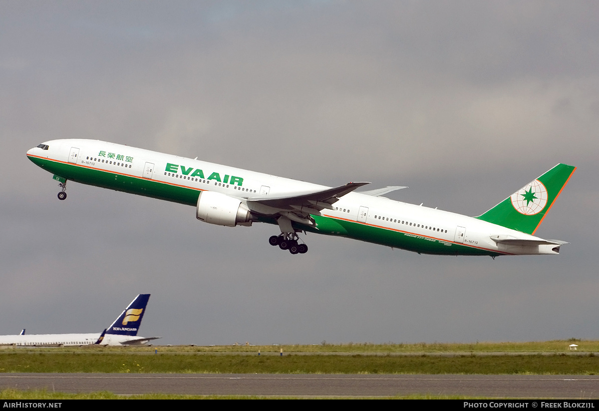 Aircraft Photo of B-16713 | Boeing 777-35E/ER | EVA Air | AirHistory.net #322269