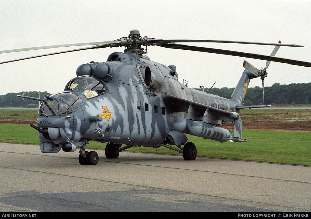 Aircraft Photo of 0705 | Mil Mi-24V | Czechia - Air Force | AirHistory.net #322304