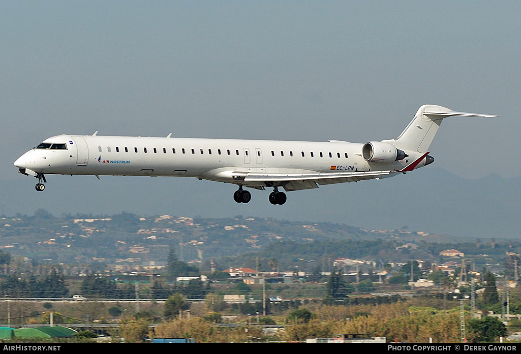 Aircraft Photo of EC-LPN | Bombardier CRJ-1000 (CL-600-2E25) | Air Nostrum | AirHistory.net #322356