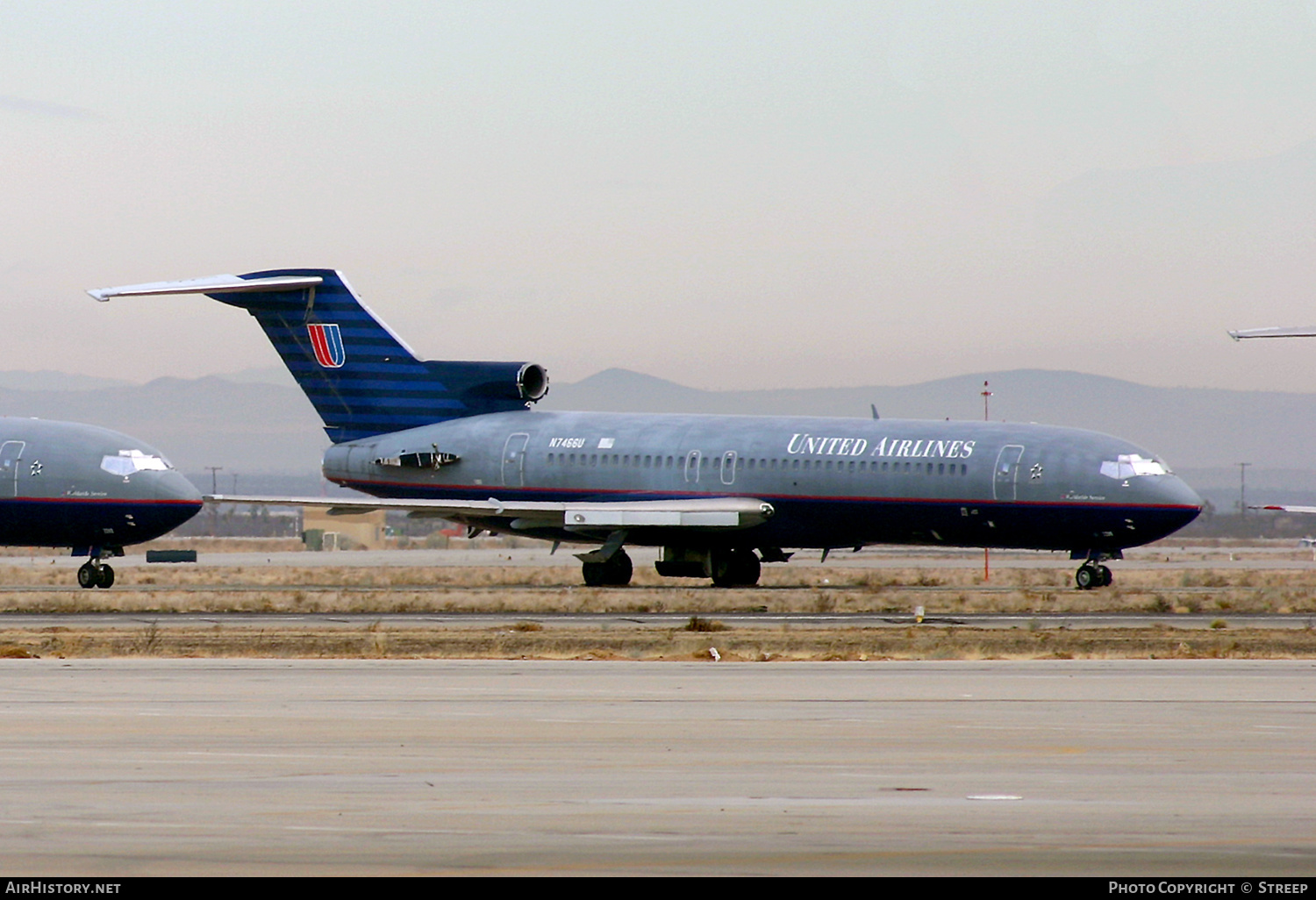 Aircraft Photo of N7466U | Boeing 727-222 | United Airlines | AirHistory.net #322430