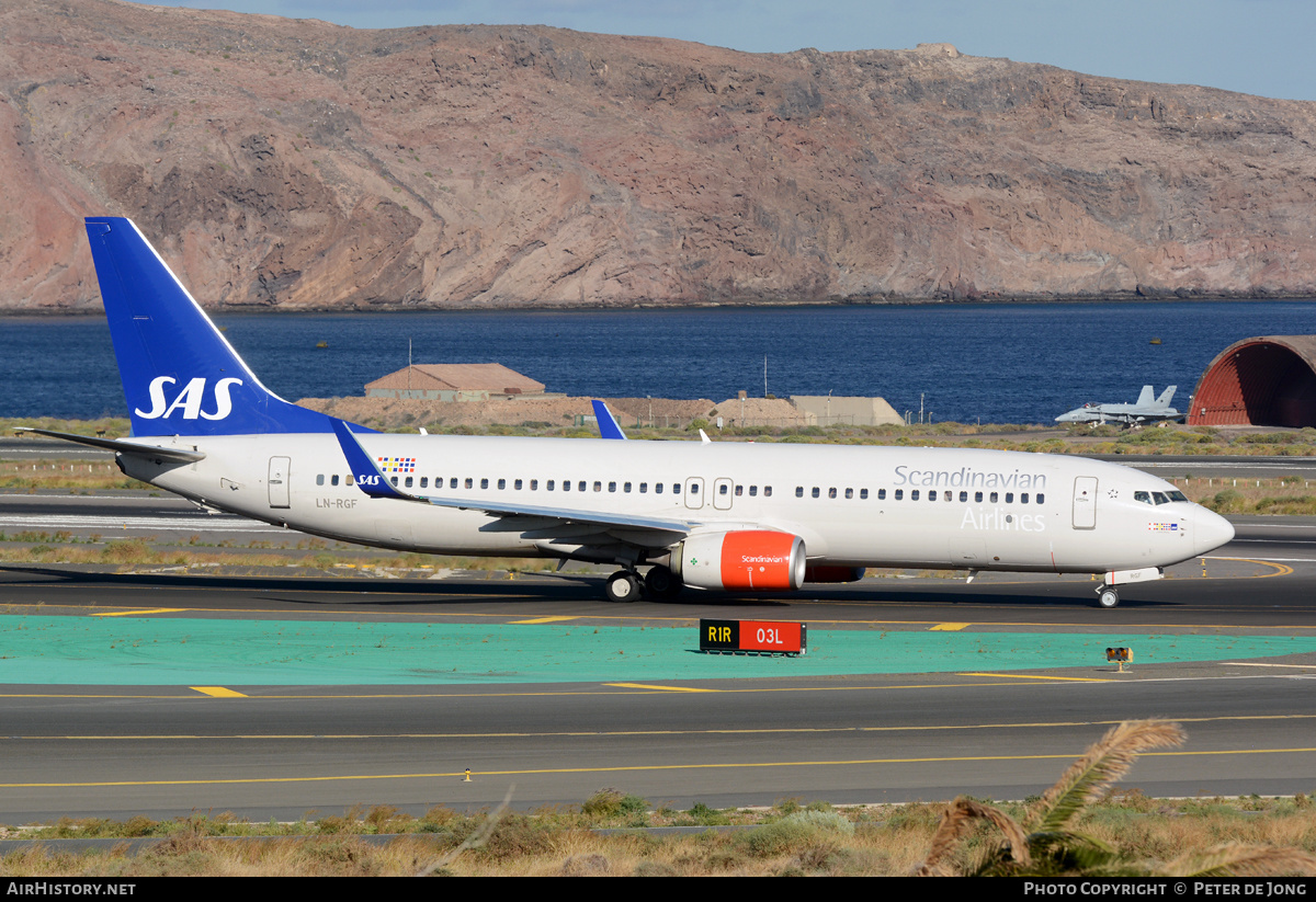 Aircraft Photo of LN-RGF | Boeing 737-86N | Scandinavian Airlines - SAS | AirHistory.net #322685