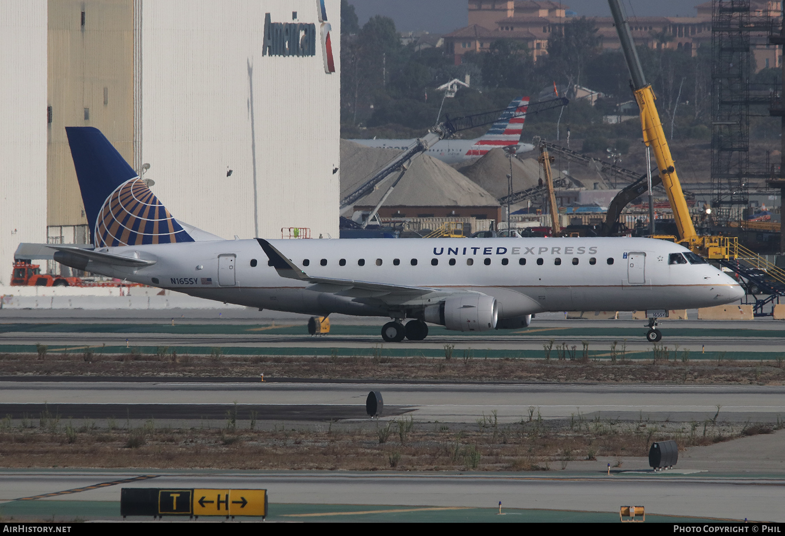 Aircraft Photo of N165SY | Embraer 175LR (ERJ-170-200LR) | United Express | AirHistory.net #322892