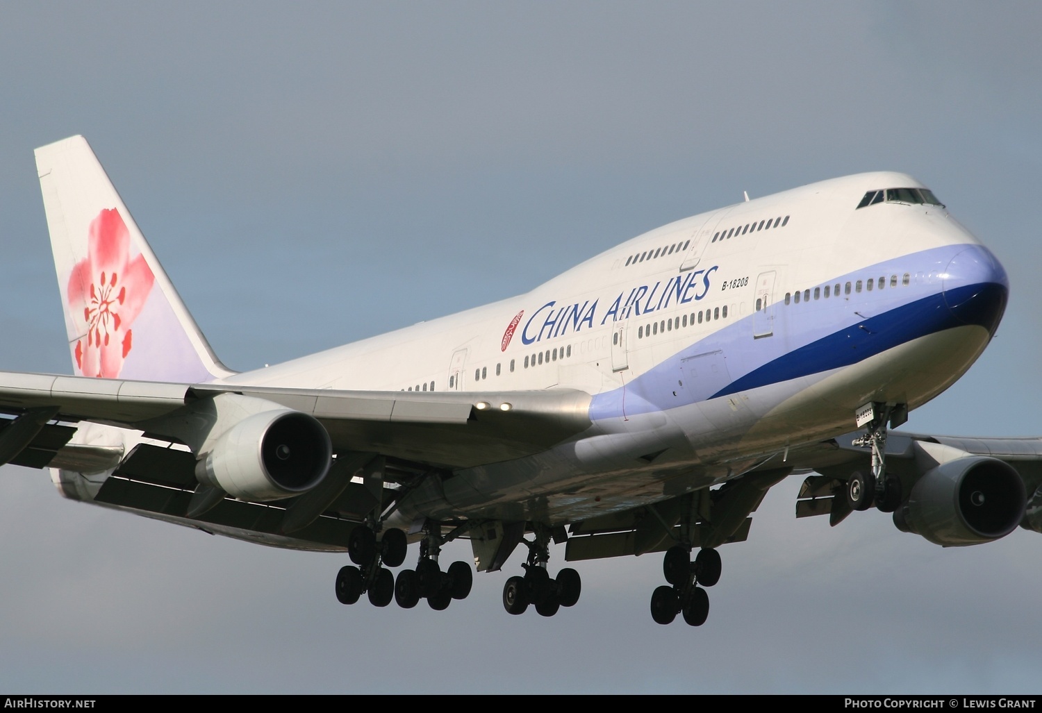 Aircraft Photo of B-18208 | Boeing 747-409 | China Airlines | AirHistory.net #323137