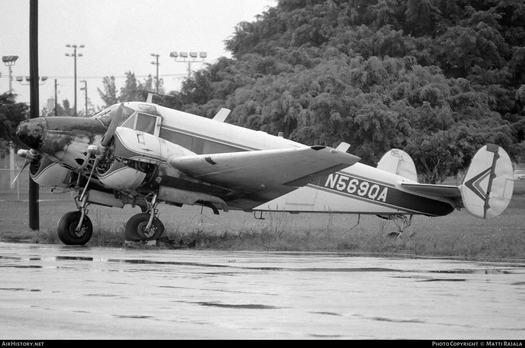 Aircraft Photo of N569QA | Beech G18S | AirHistory.net #323161