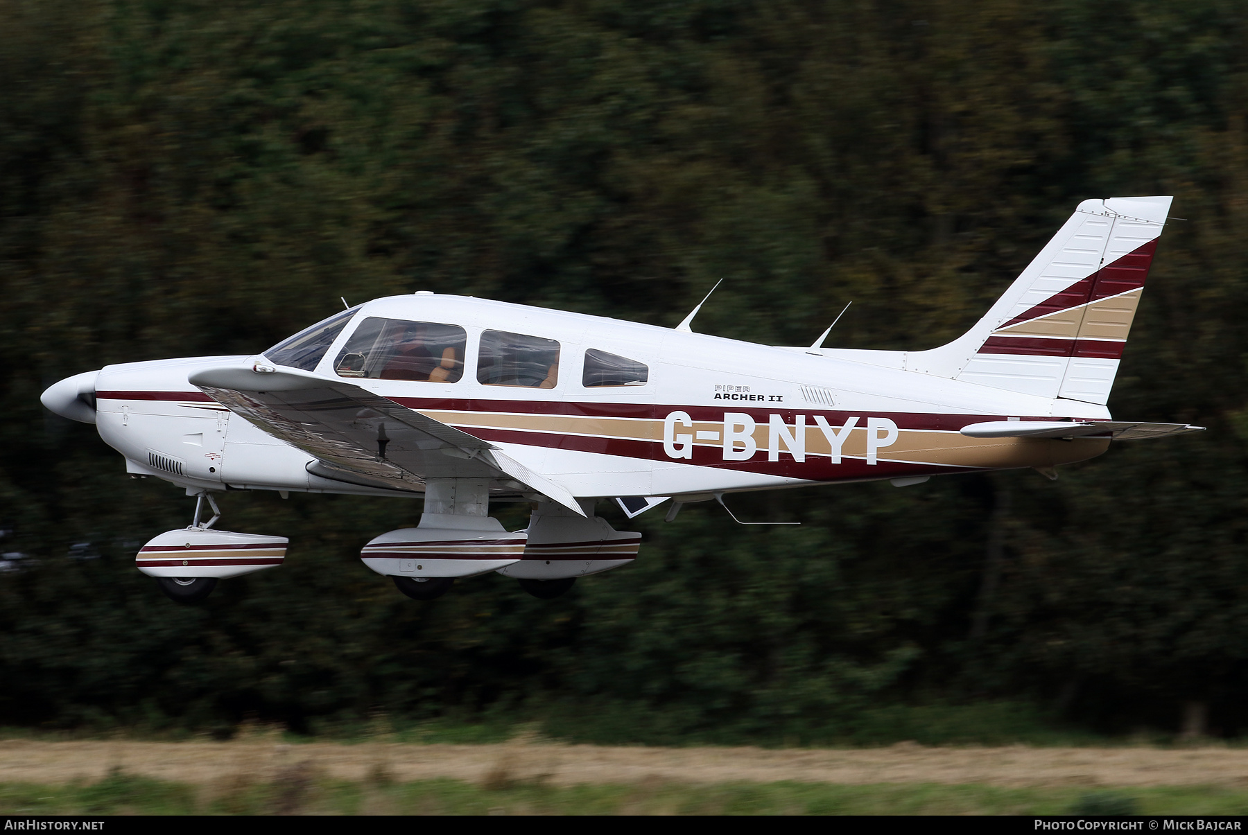 Aircraft Photo of G-BNYP | Piper PA-28-181 Archer II | AirHistory.net #323172