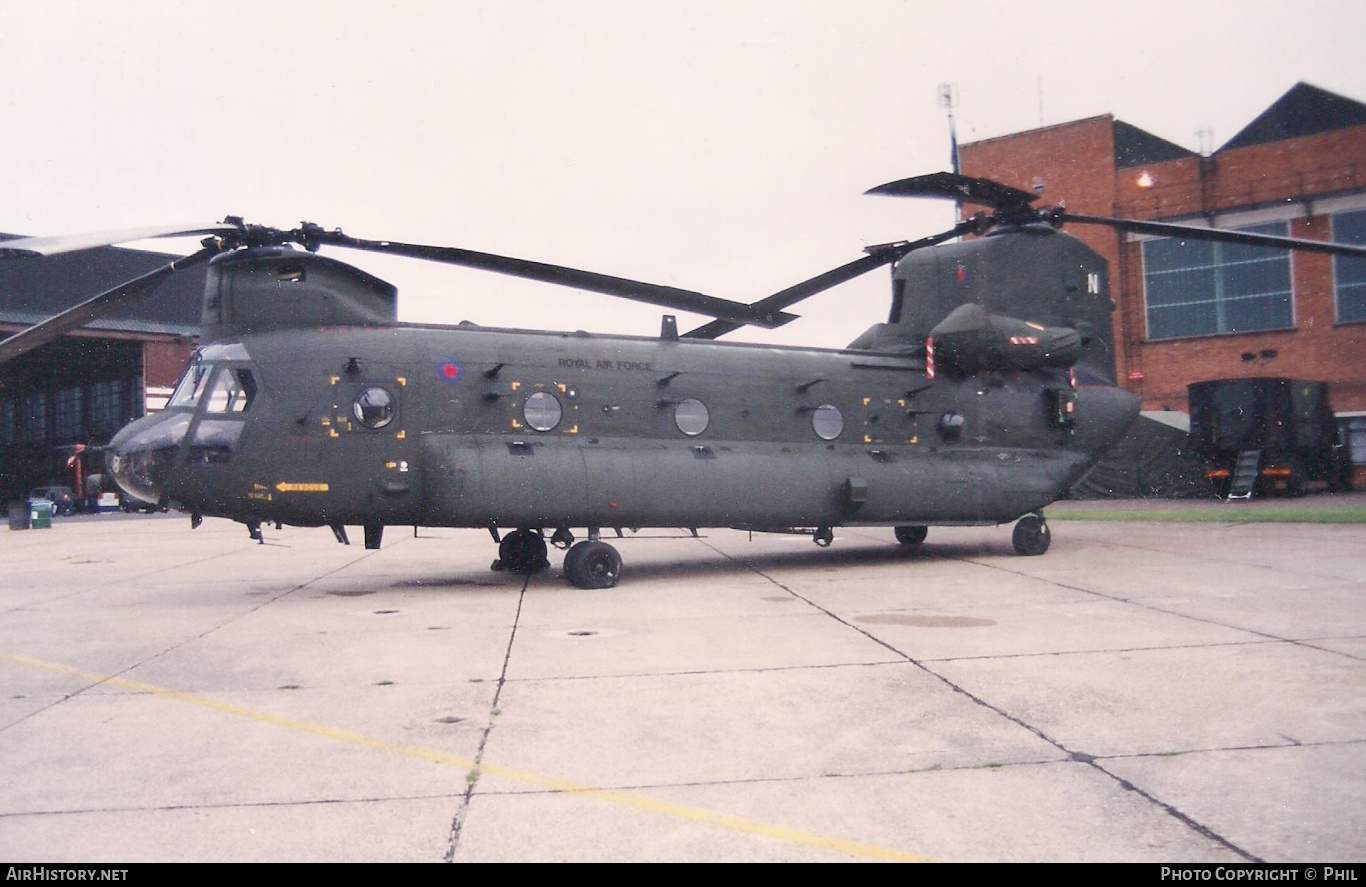 Aircraft Photo of ZA682 | Boeing Chinook HC2 (352) | UK - Air Force | AirHistory.net #323211